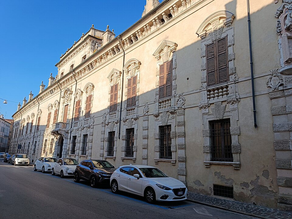 Palazzo del Carmine
