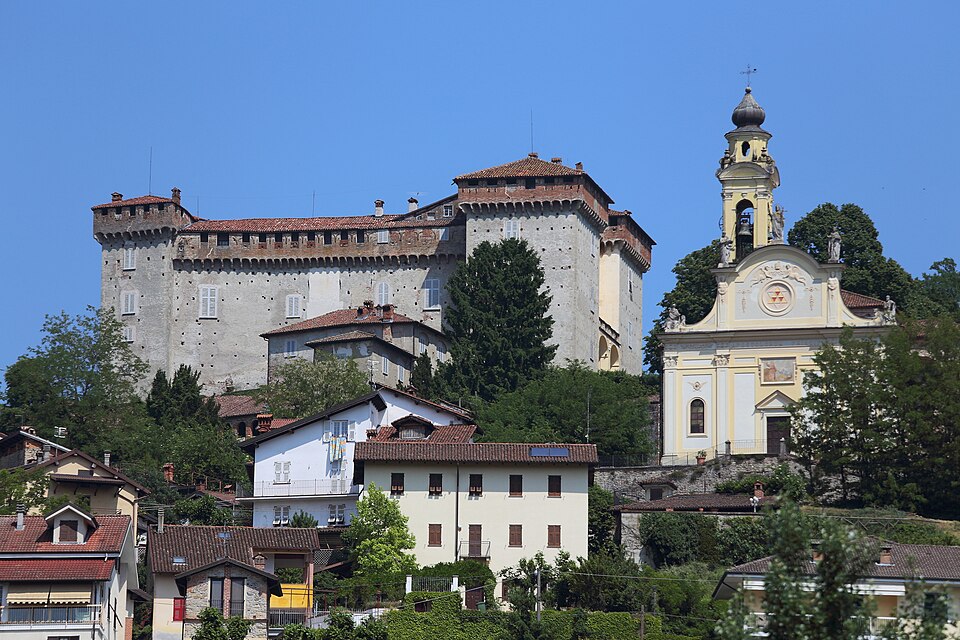 Castello Adorno