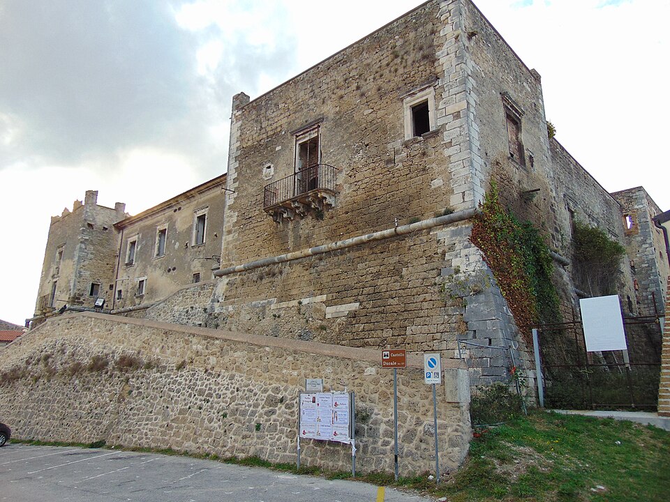 Castello Caracciolo