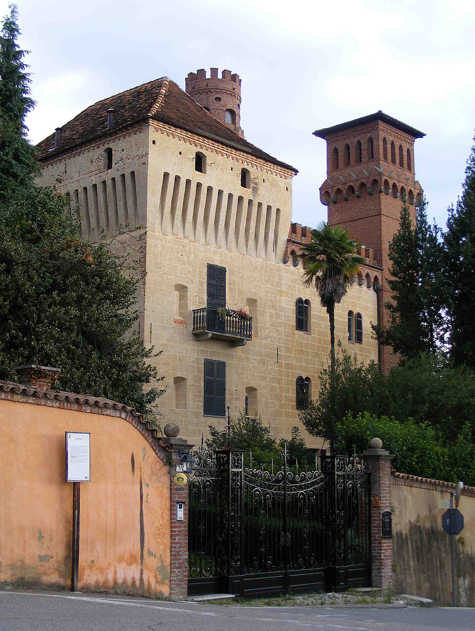 Castello degli Avogadro