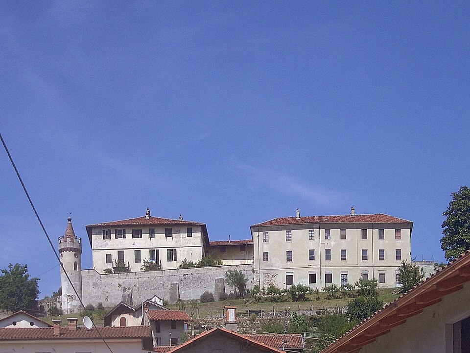 Castello di Albiano d'Ivrea