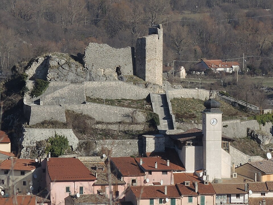 castello di Alfedena