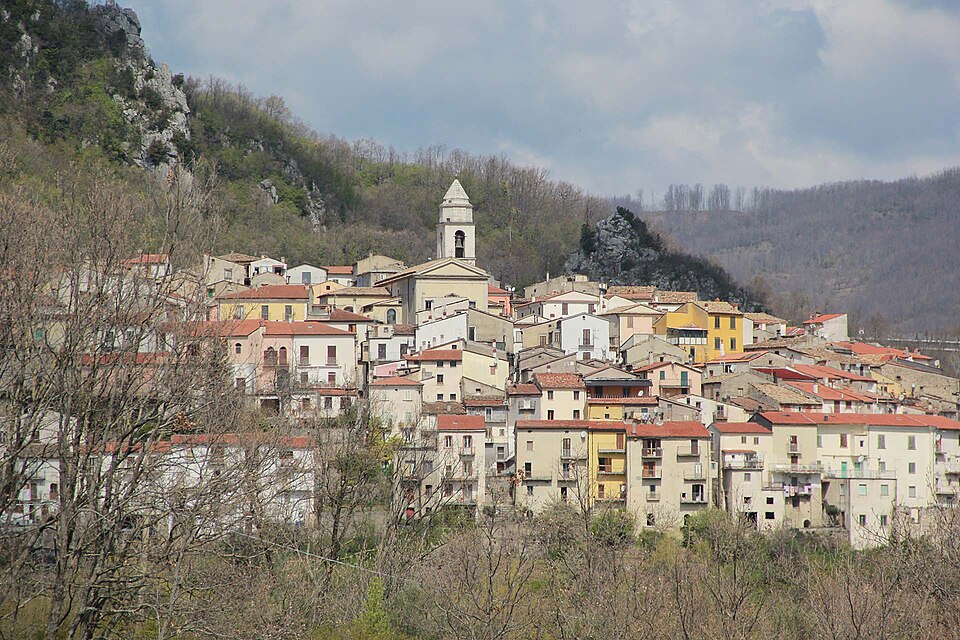 Castello e borgo fortificato