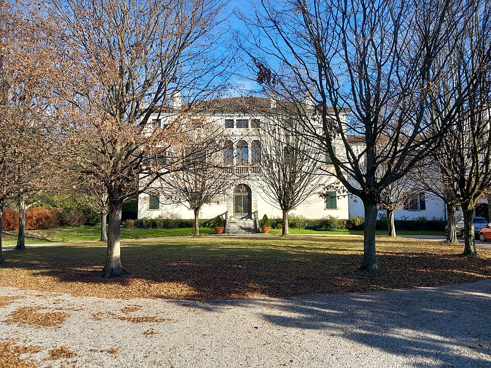 Palazzo Freschi-Piccolomini