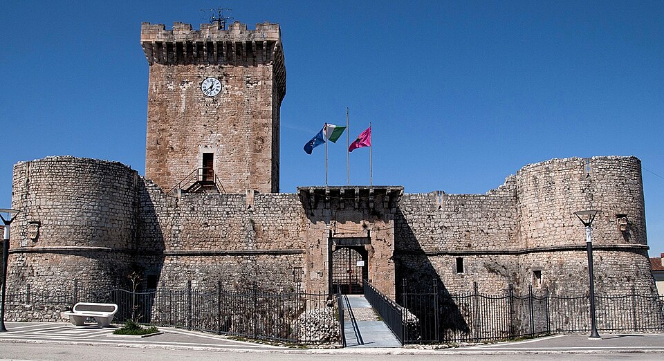Castello Piccolomini