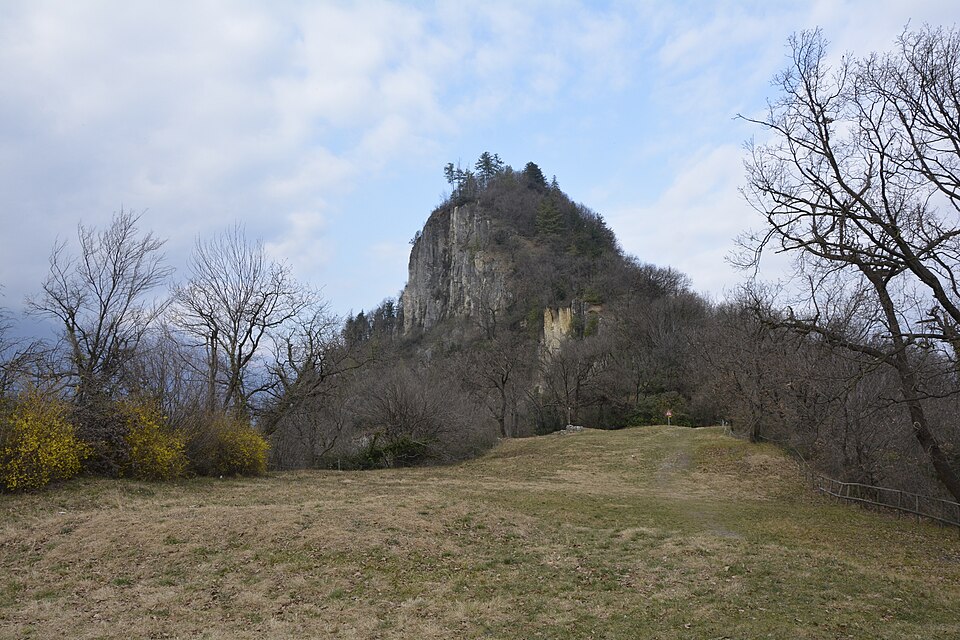 Rocca di Caldè