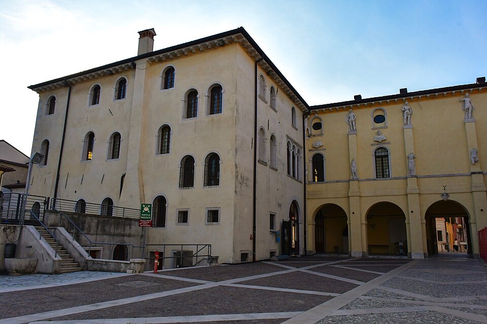 Palazzo Ragazzoni Flangini Bilia