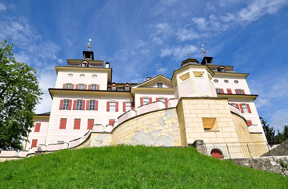 Schloss - Castello Wolfsthurn
