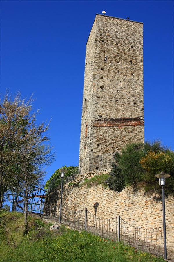 Torre di Cassinasco