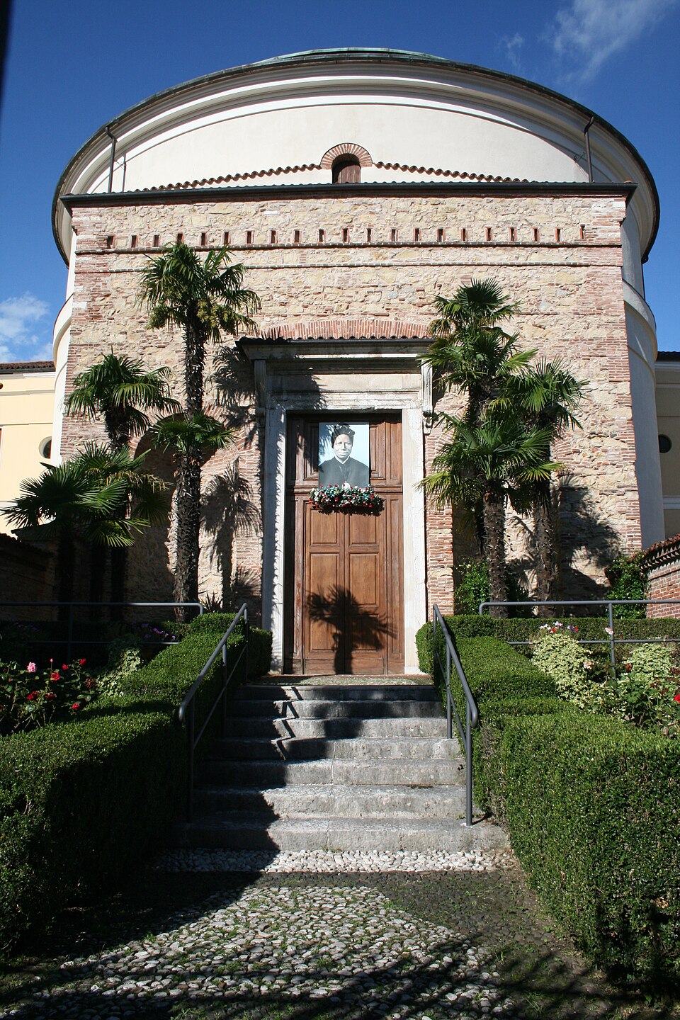 chiesa della Sacra Famiglia