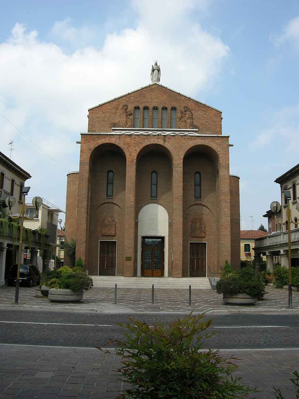 chiesa di Santa Maria di Lourdes