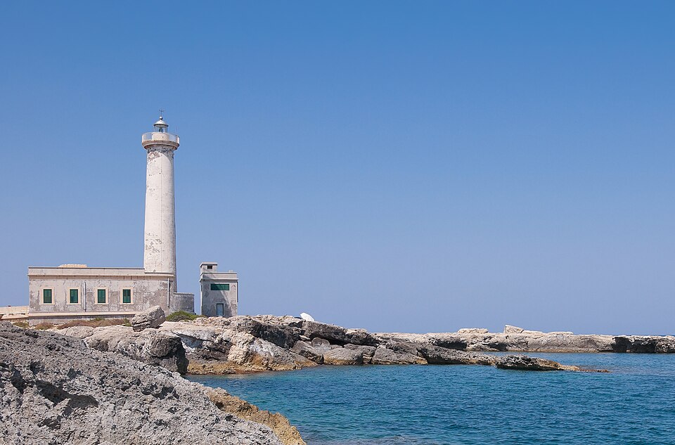 Faro di Capo Santa Croce