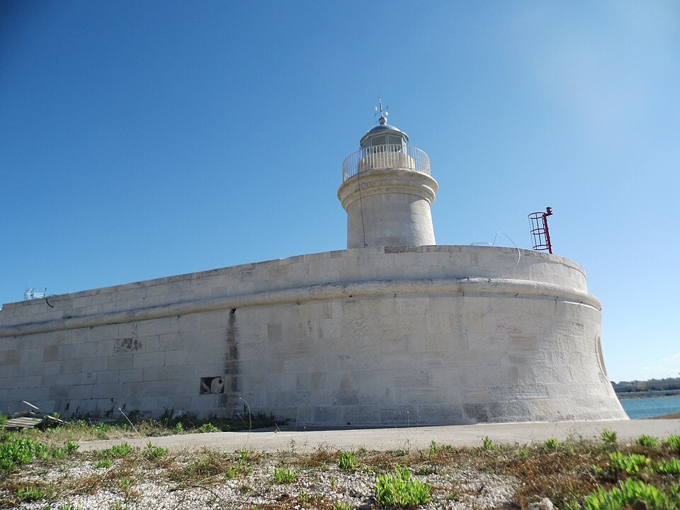 Faro Borbonico