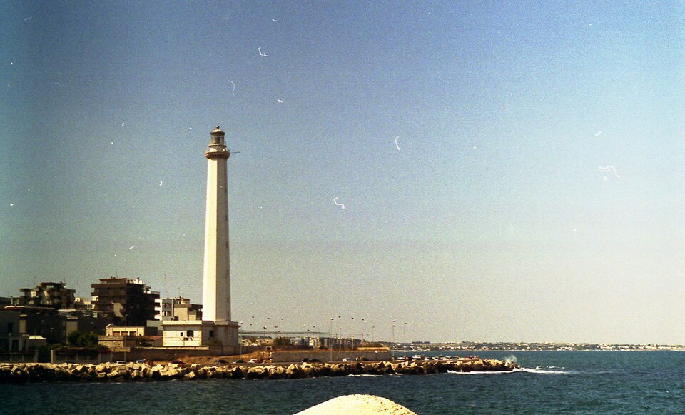 Faro Punta San Cataldo