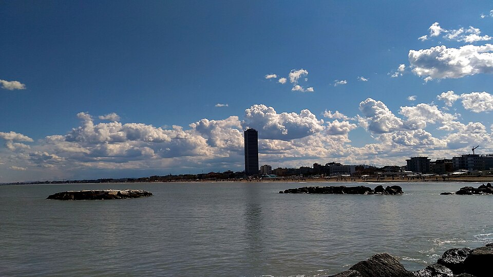 Faro Giallo