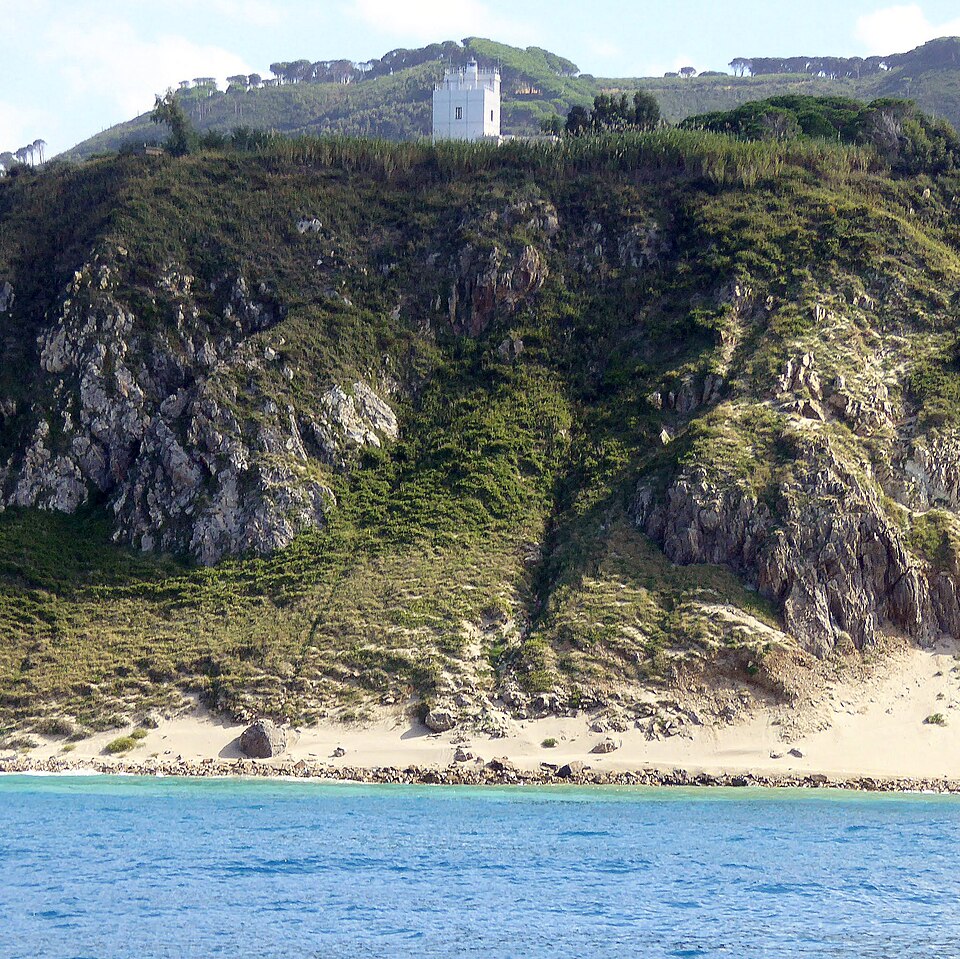 Faro di Capo Rasocolmo