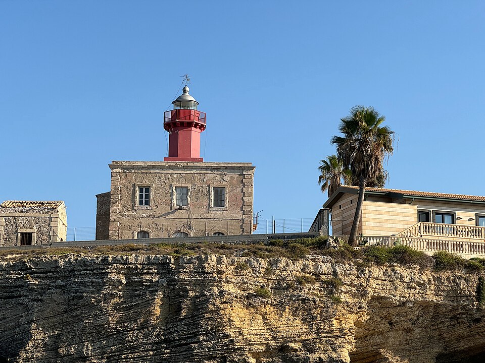 Faro Massolivieri