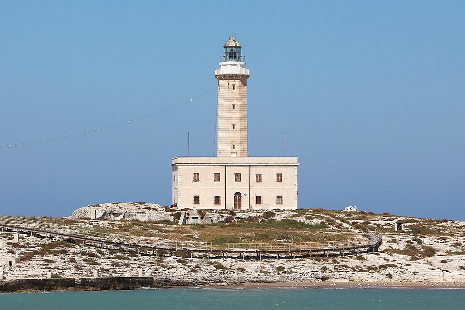 Faro di Isola Sant'Eufemia
