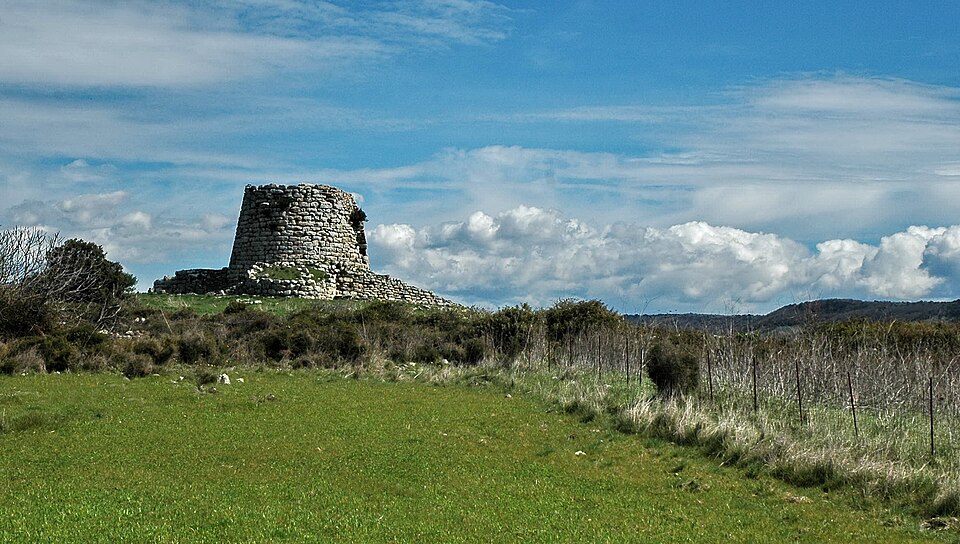 nuraghe Is Paras