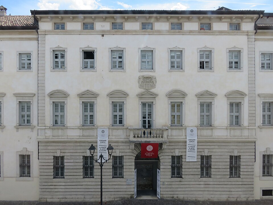 Palazzo Alberti Poja