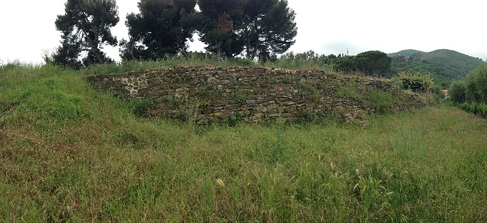 Area anfiteatro romano Albingaunum