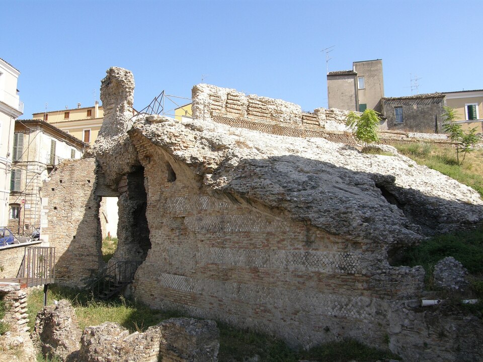 Anfiteatro Romano della Civitella