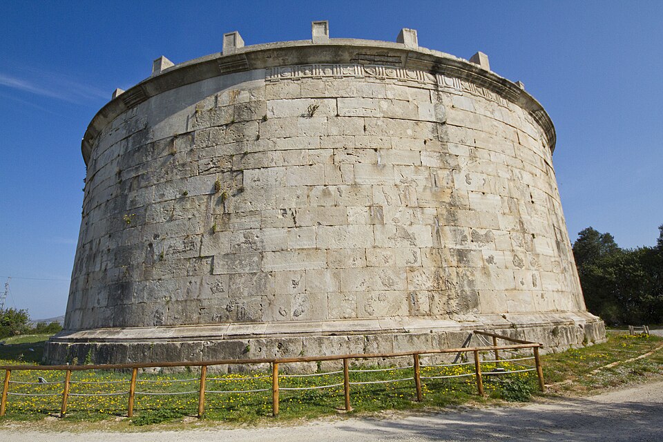 Mausoleo di Lucio Munazio Planco