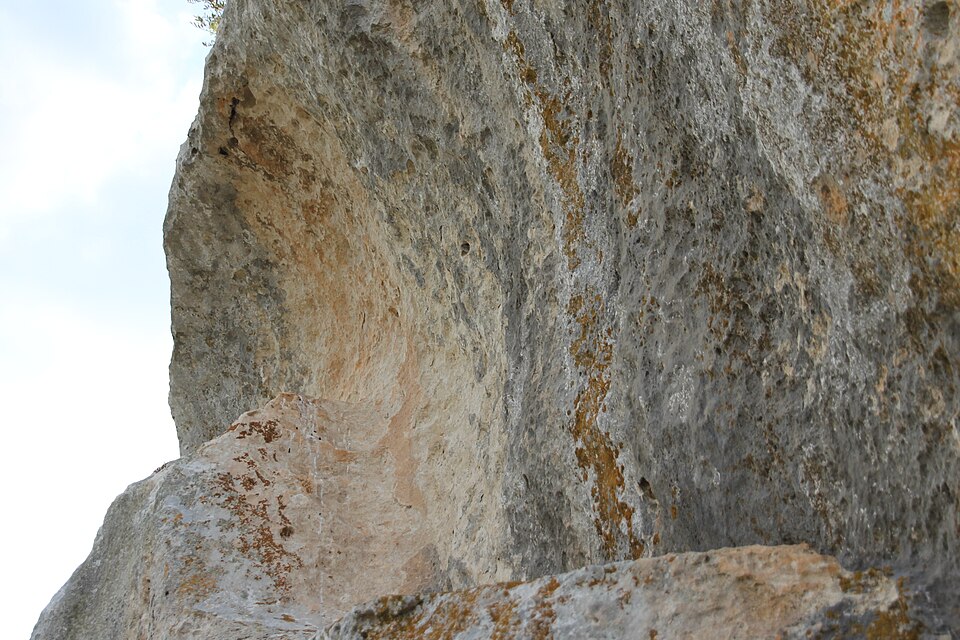 Necropoli di Mesu 'e Montes
