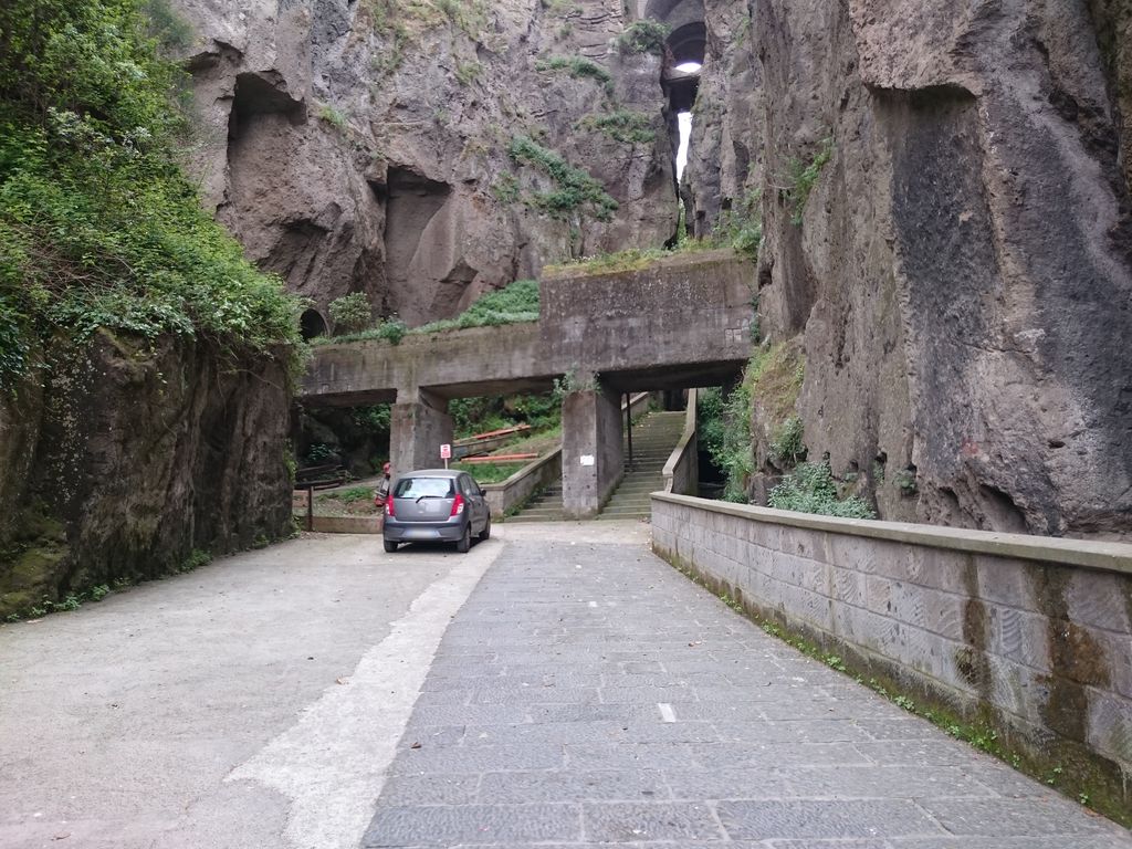 Gazebo ottagonale, neo gotico