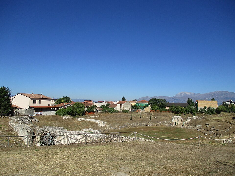 Anfiteatro romano di Marruvium