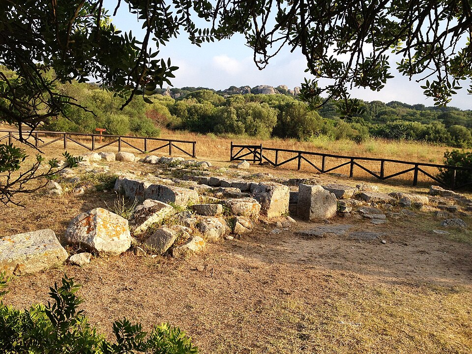 Tomba dei Giganti Li Lucianeddi